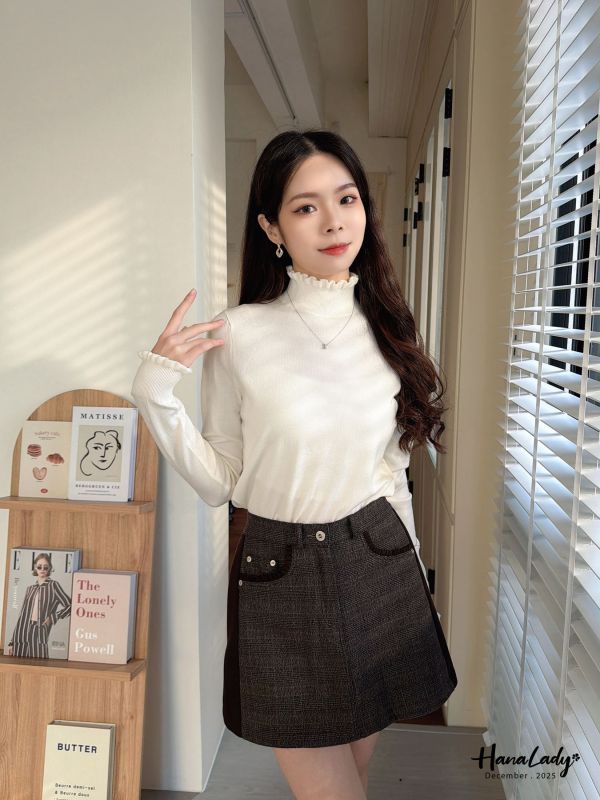 WQA61 超親膚高領QQ邊縮口上衣 