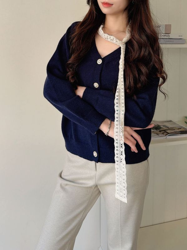 WQA22 綁結蕾絲釘珠釦針織上衣 