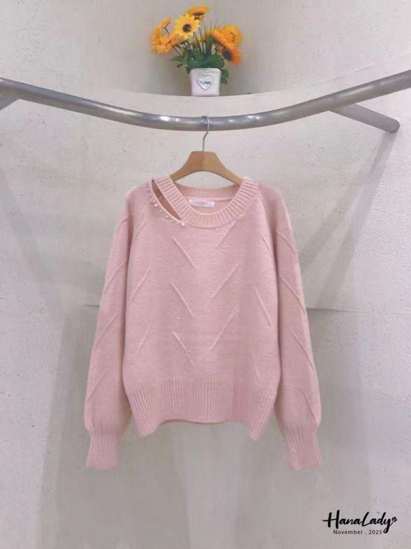 WJA85 氣質釘珠簍空針織上衣 