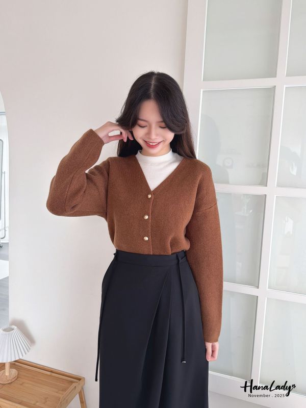 WJB10 簡約金釦純色V領外 