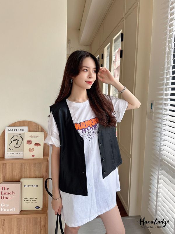 WKA39 率性三釦V線皮質背心 