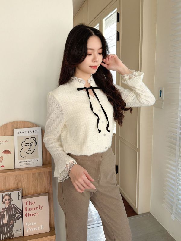 WQA07 親膚毛料蕾絲內刷毛上衣 