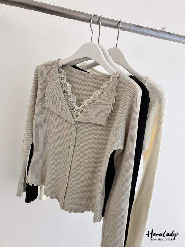 WJA04 蕾絲翻領修身針織上衣 