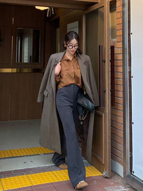 WQA88 皮革拼接線條微舖棉羊毛大衣 