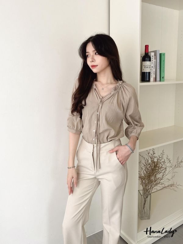 WKA27 花瓣綁結領排釦上衣 