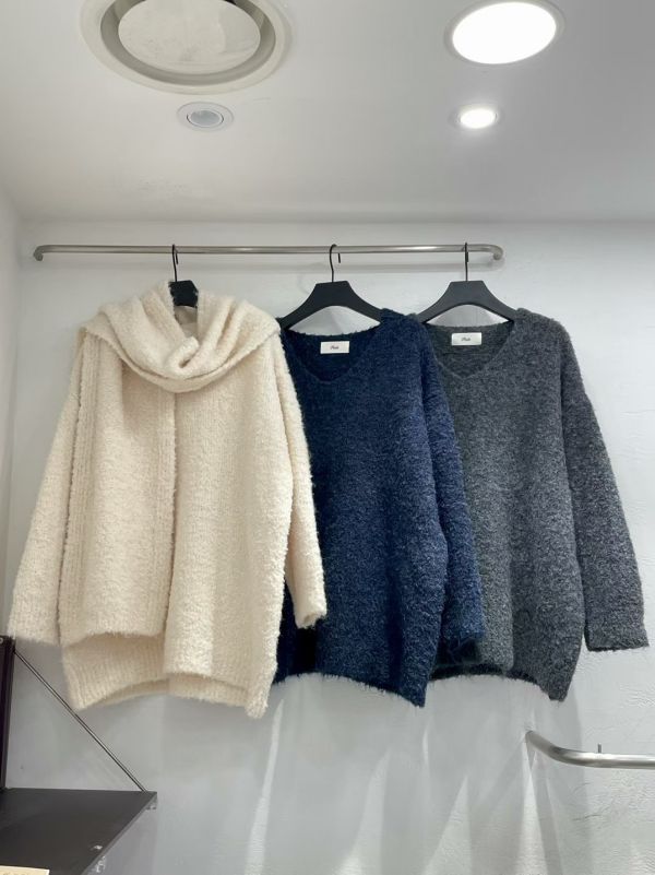 WQA82 附圍巾V領長版針織上衣 