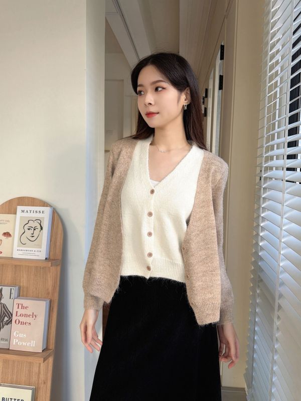 WQB27 假兩件配色V領針織上衣 