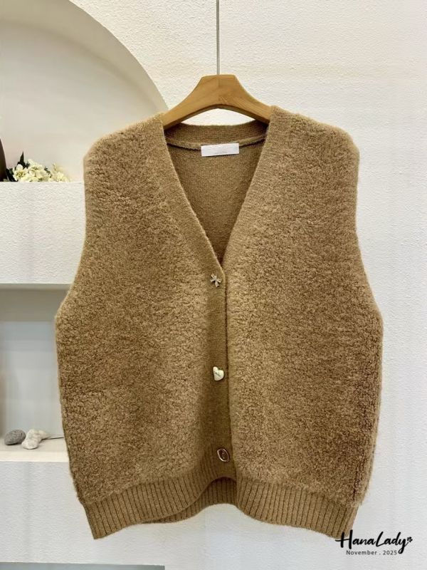 WJA80 造型金釦親膚絨毛背心 