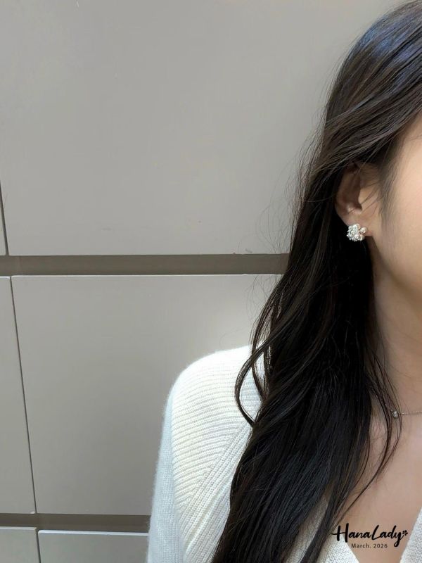 LSA68 精緻珍珠花花銀針耳環 