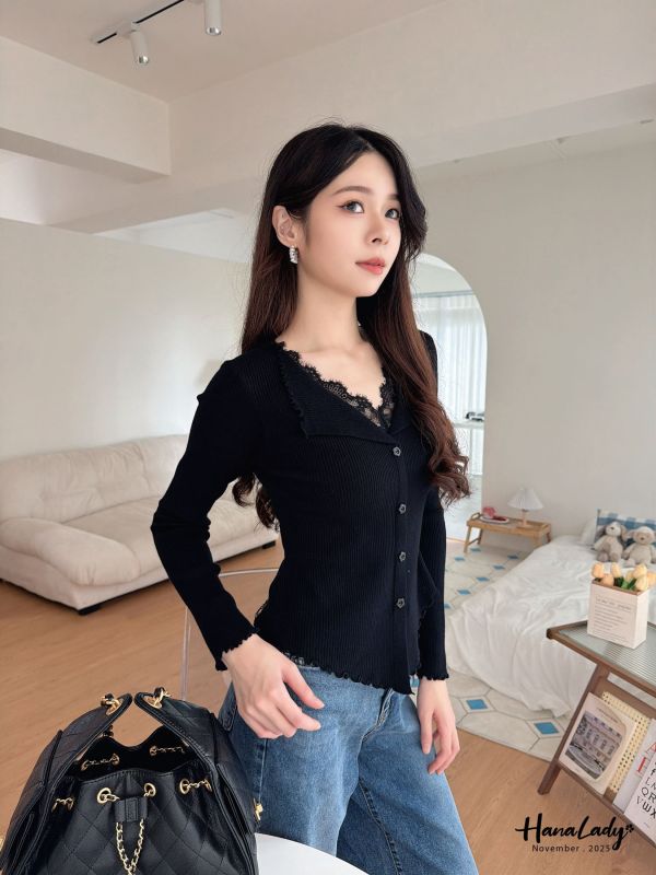 WJA04 蕾絲翻領修身針織上衣 