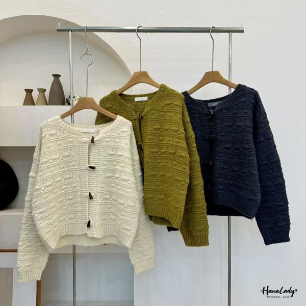 WJA79 精緻木紋牛角釦針織外 