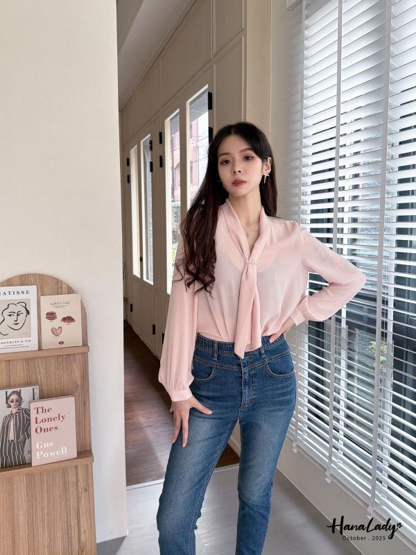 WTA65 柔美珍珠領巾雪紡衫 