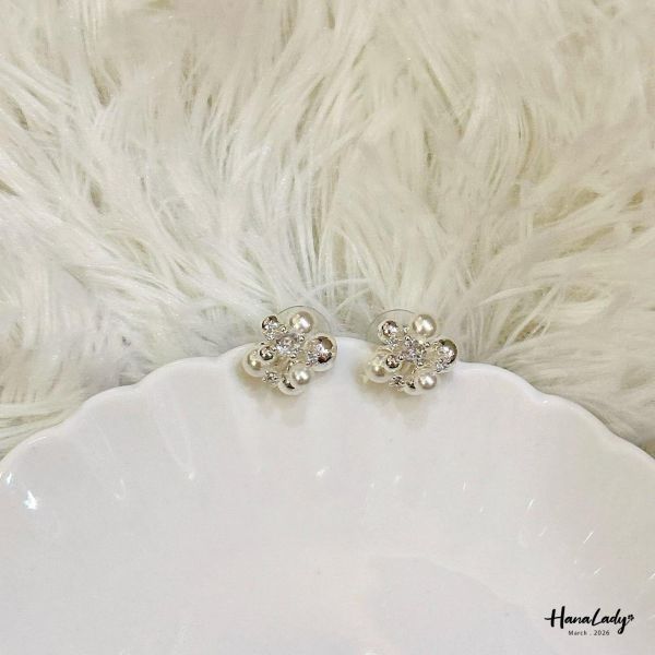 LSA68 精緻珍珠花花銀針耳環 