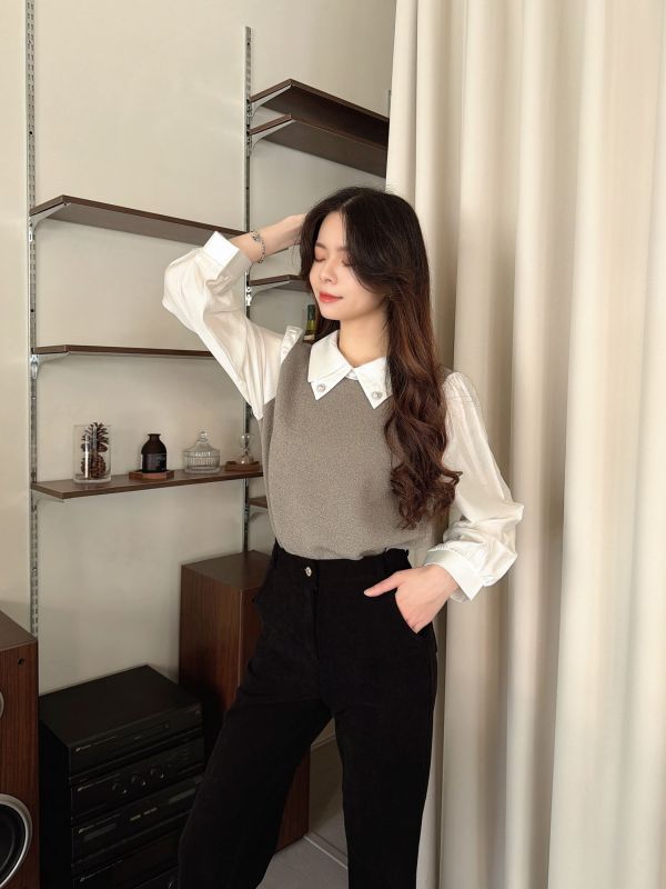 WQA50 蝴蝶釘珠領針織上衣 