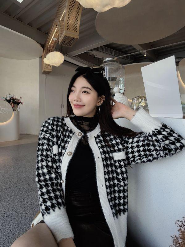 WQB69 千鳥格紋珍珠釦針織上衣 