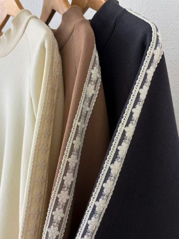 WQA86 蕾絲肩連袖立領內刷毛上衣 