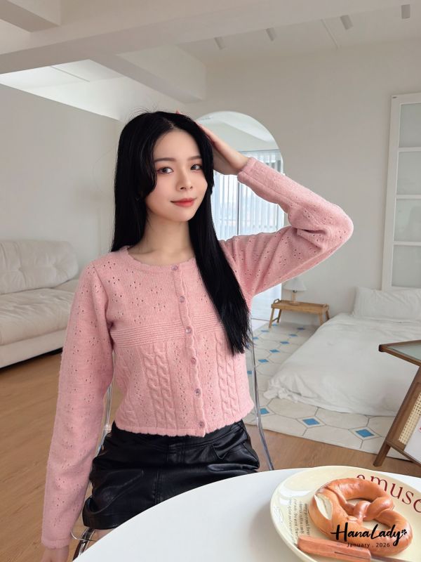 LEA60 簍空小花果凍釦針織上衣 