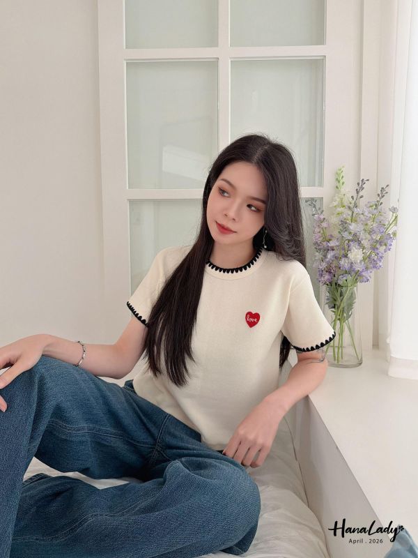 LFB06 愛心貼布嫩Q針織上衣 