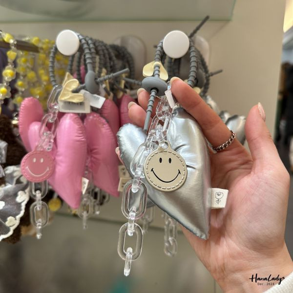 FQB51 澎澎愛心微笑滴膠掛飾 