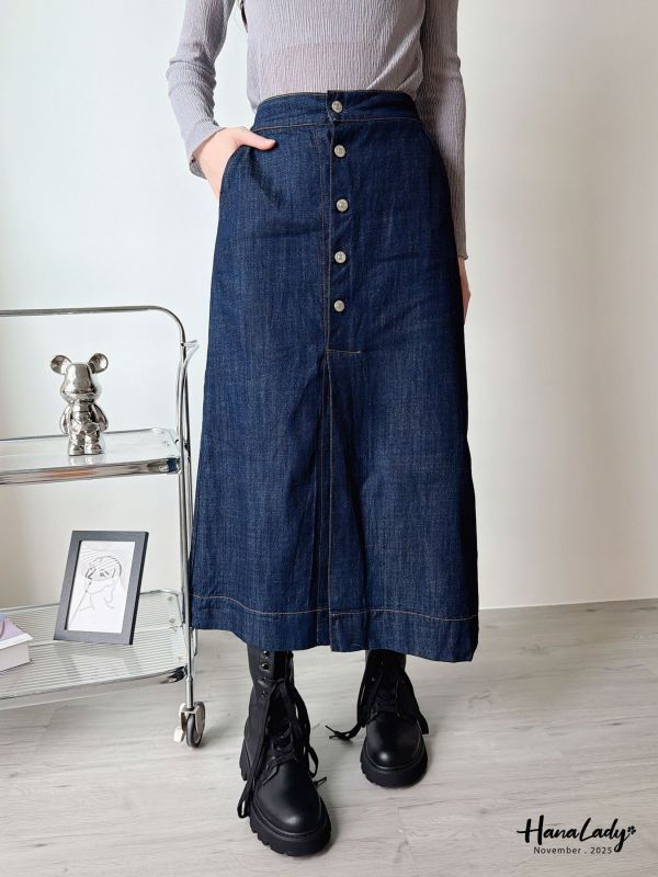 WJA75 前開衩排釦直筒丹寧裙 