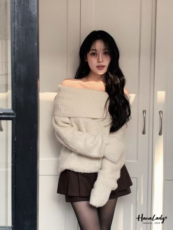 LEB16 浪漫一字領嫩Q針織上衣 