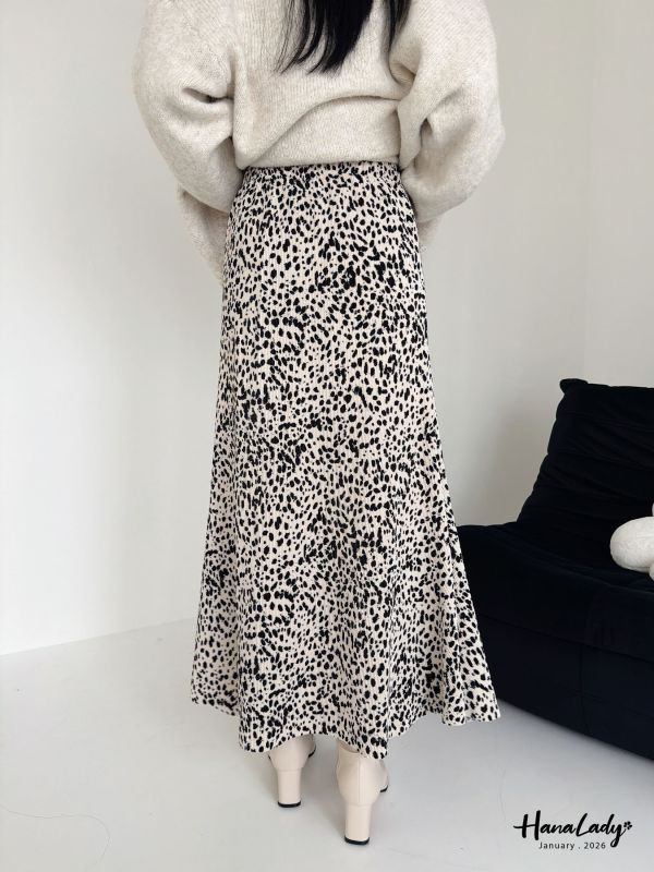 LEA89 一年四季都能穿的豹紋長裙 