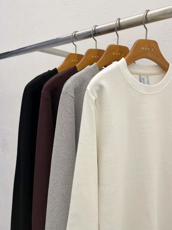 WQA77 微厚磅圓領純色上衣 