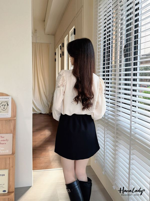 WQA91 浪漫簍空雕花雪紡上衣 