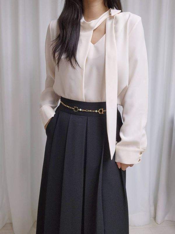 WQA48 簡約珍珠領結雪紡衫 