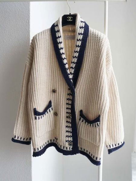 WQB26 小香風線條長版勾針織外套 