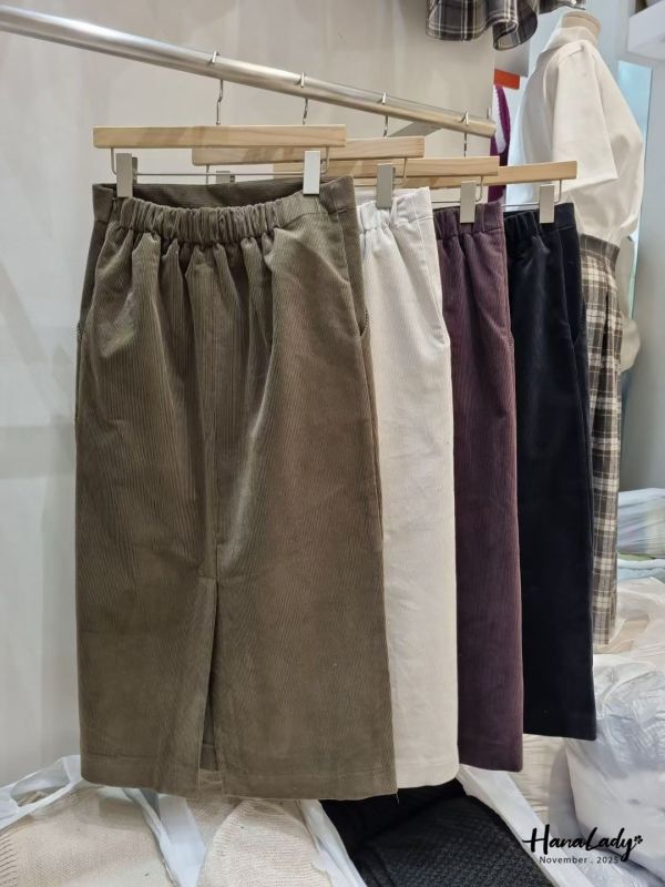 WJA53 簡約燈芯絨後開衩直筒裙 