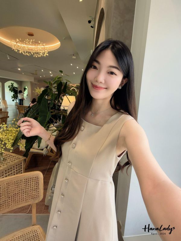 LFB11 簡約方領壓摺短洋 