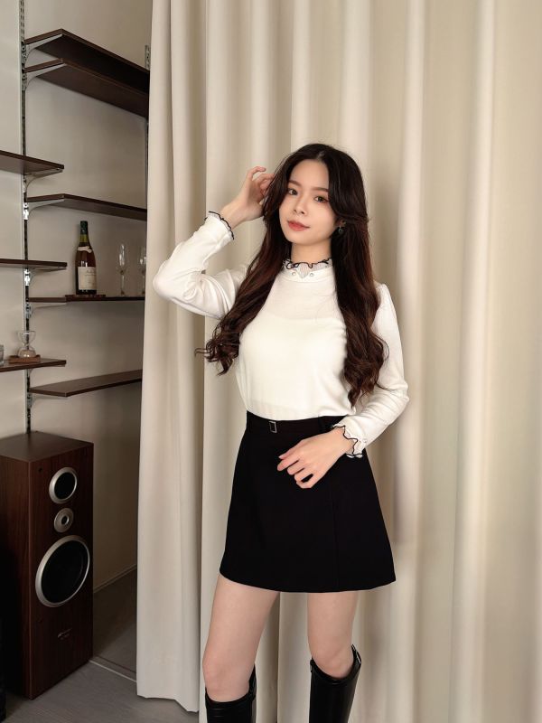 WQA60 接紗滾邊珍珠純色上衣 