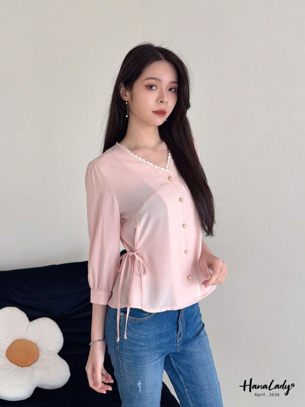 LFA67 蕾絲V領珍珠釦雪紡上衣 