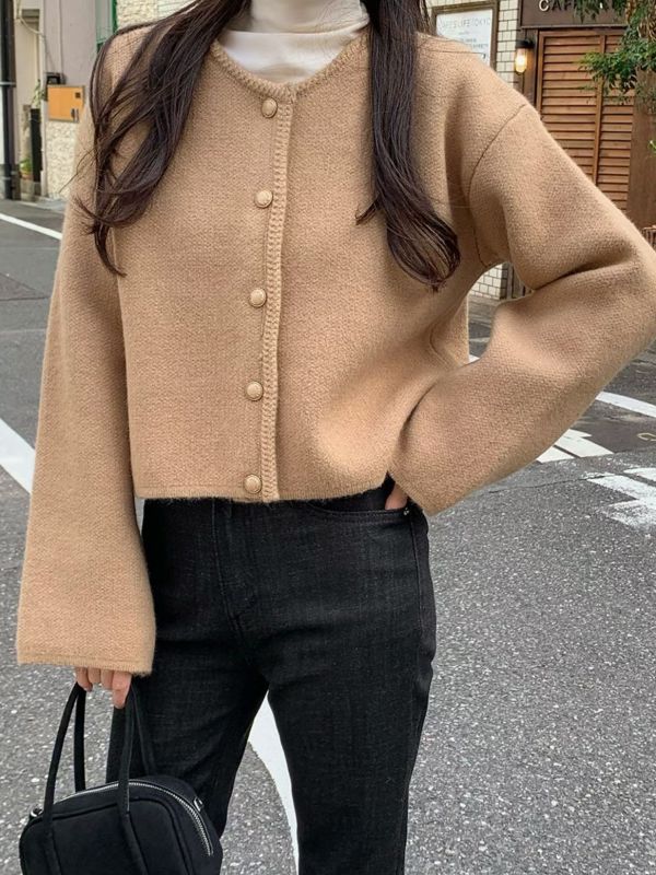 WQA71 質感造型金釦圓領上衣 