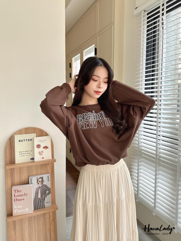 WKA29 刺繡豹紋字母大學T 