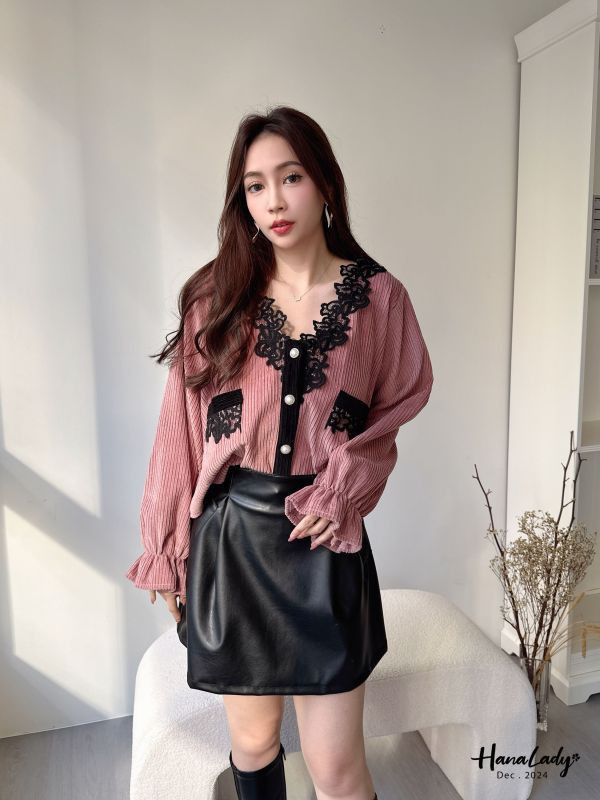 FQA37 美美蕾絲滾邊珍珠釦上衣 