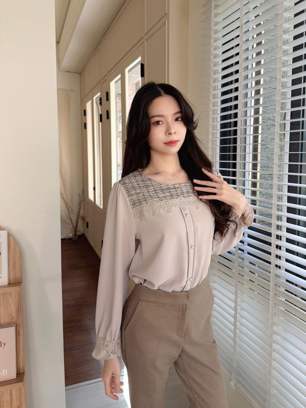 WQA08 毛呢蕾絲方領珍珠雪紡上衣 