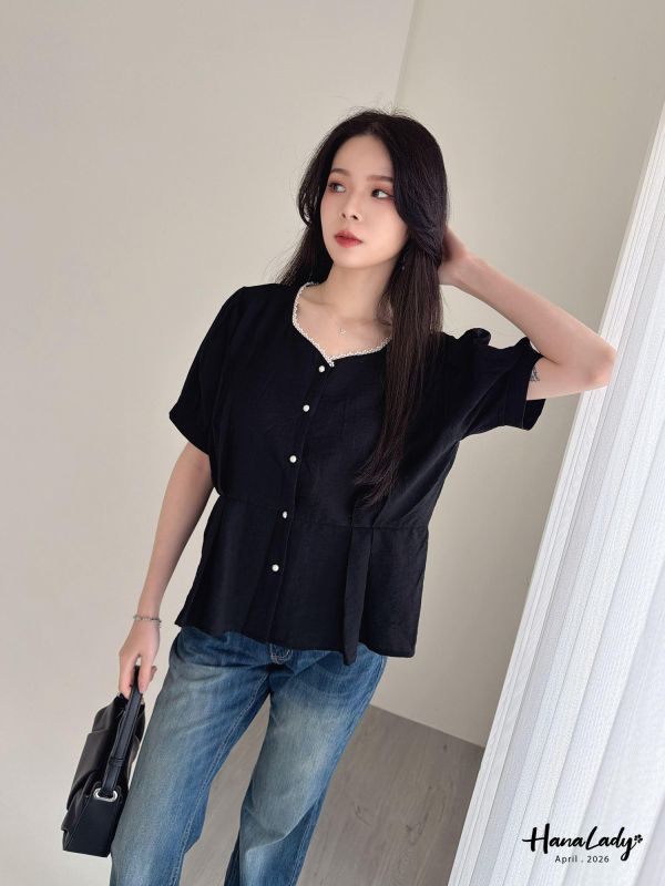 LFA36 雕花領霧面珍珠釦上衣 