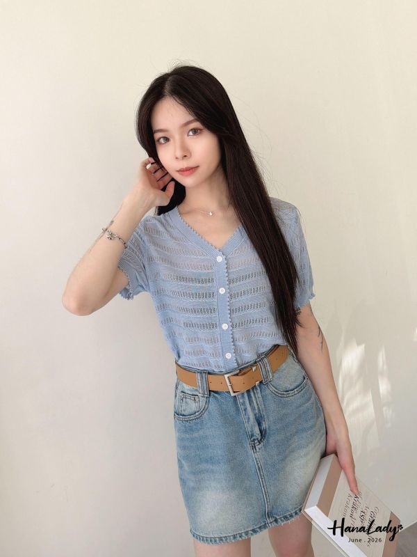 LLA48 柔美親膚排釦上衣 