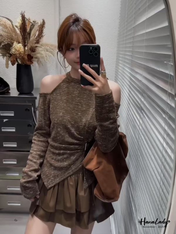 WJA51 設計感掛脖挖肩開衩上衣 