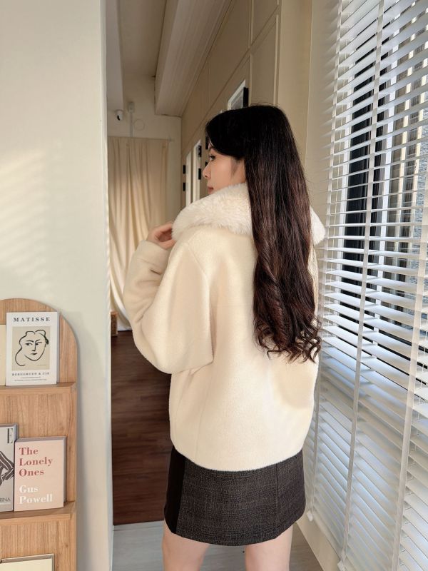 WQA25 毛領金釦嫩Q針織外毛可拆 