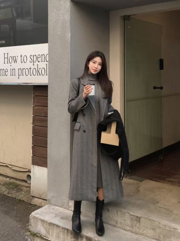 WQA88 皮革拼接線條微舖棉羊毛大衣 