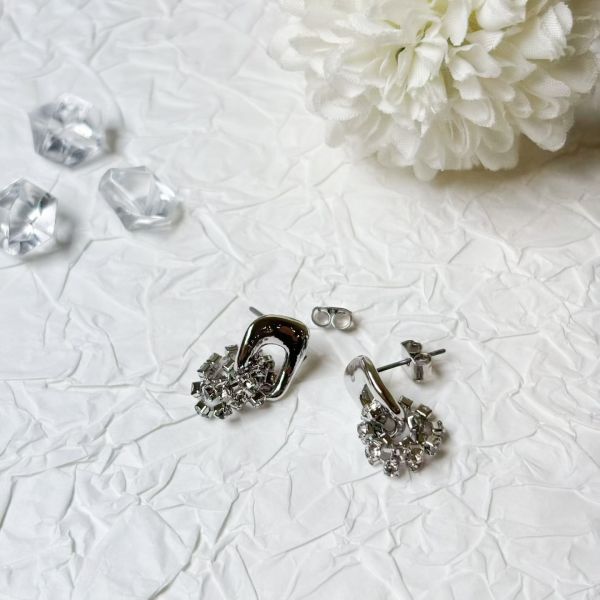 WQB46 設計感水鑽鍊條耳環 