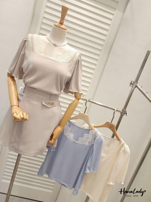 LLA30 舒服軟針織蕾絲領上衣 