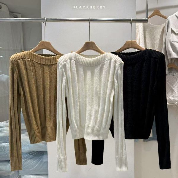 WQA59 金釦肩設計針織上衣 