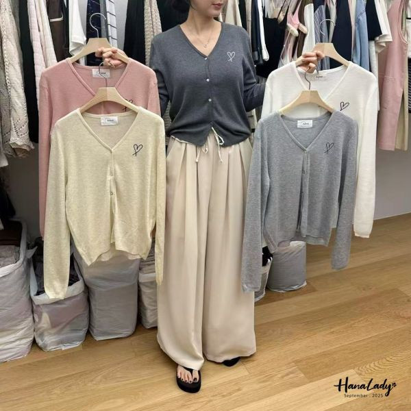 WKA61 刺繡愛心薄針織排釦上衣 