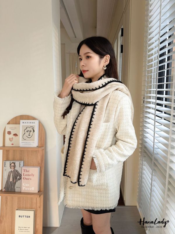 WQB40 簡約配色邊線條圍巾 