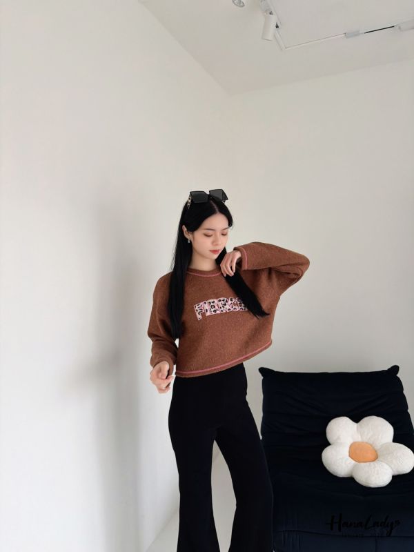 LEA14 絨布豹紋刺繡邊針織上衣 