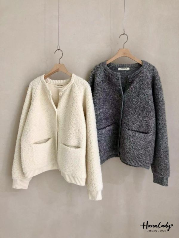 LEB03 百搭Q毛口袋針織排釦外 